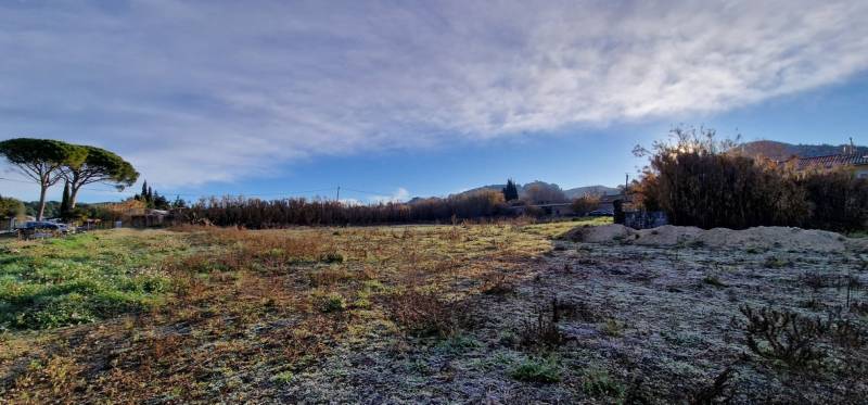 terrain pennes mirabeaux